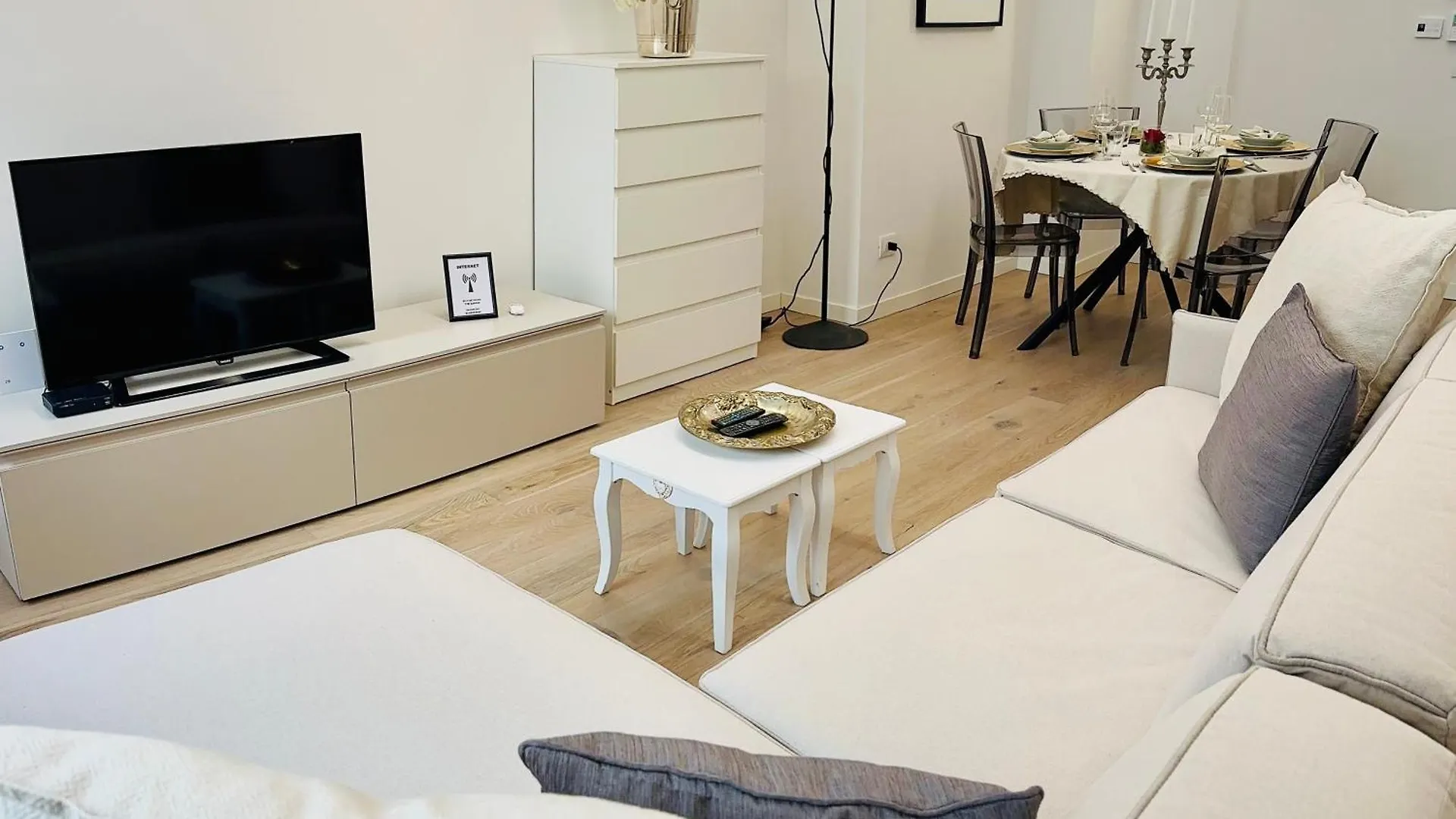 Centro Storico•Favoloso Nuovo Appartamento Milánó Apartman